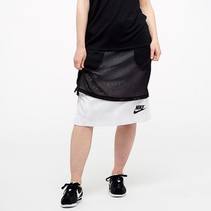 NWT Nike Mesh Overlay Skirt - Small - Black/White